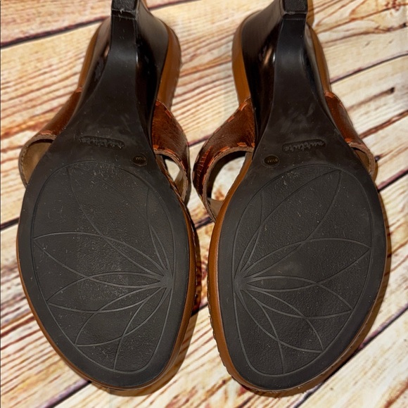 Nurture by Lamaze Brown and Yellow Sandals 2 1/4” heel size 8 1/2 - Picture 8 of 14
